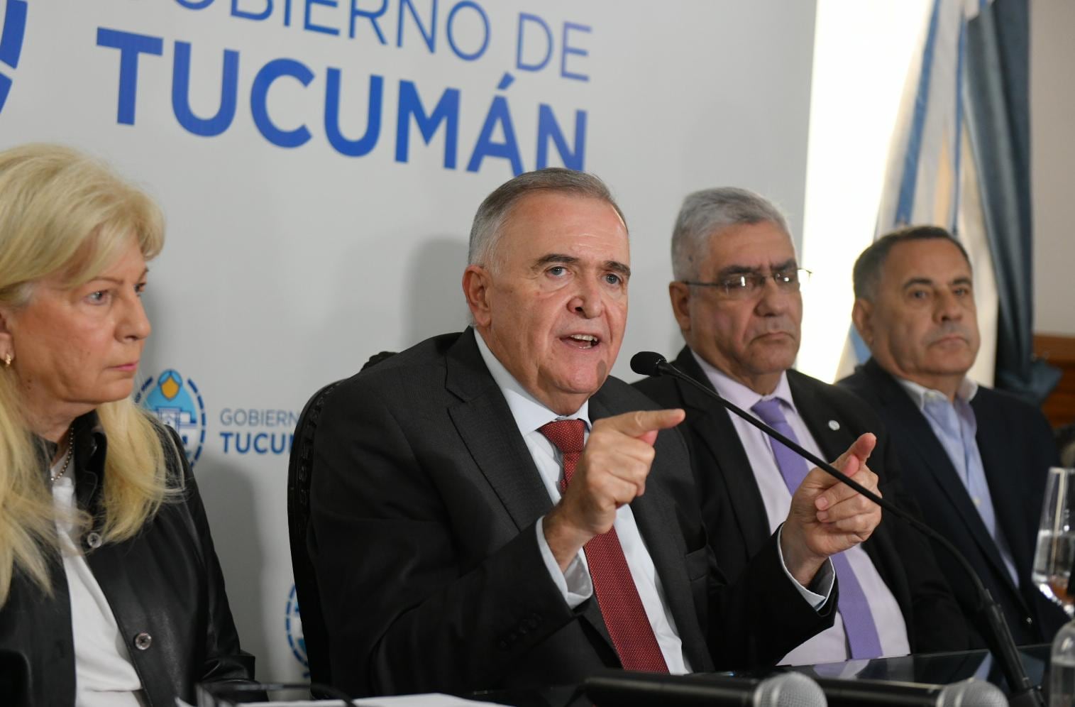 El gobernador Jaldo expresó duras críticas a la reforma electoral que impulsa Milei