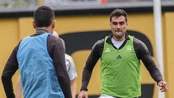 Lo que tiene que pasar para que Álvaro Ampuero pueda volver a Europa: un club turco sigue de cerca al defensa central