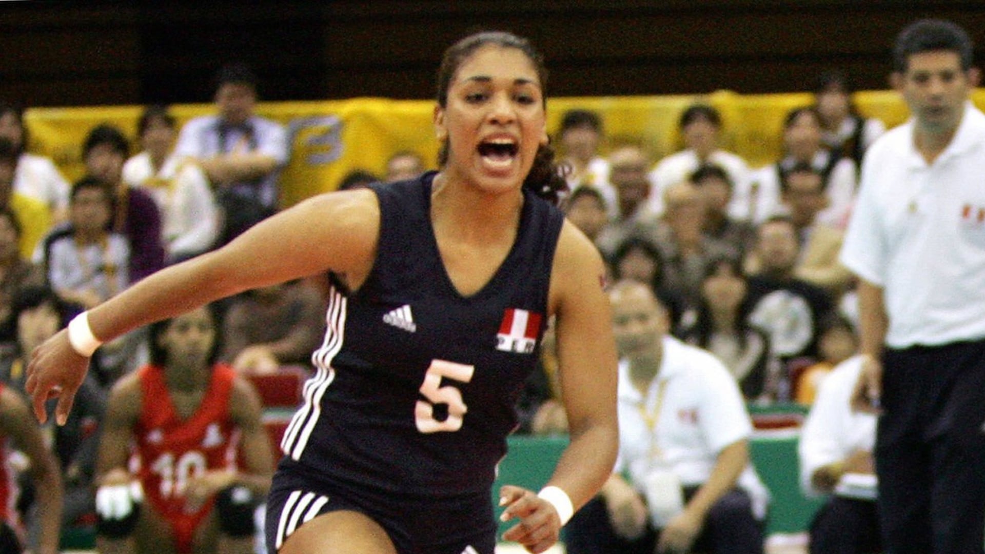 Vanessa Palacios jugó 18 años en la selección peruana de vóley. Crédito: AFP