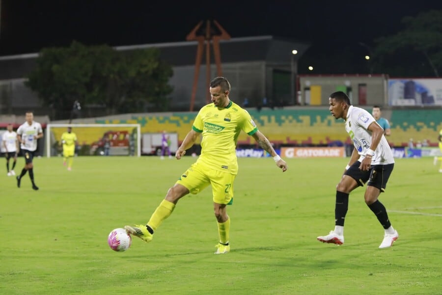 El arquero Jorge Soto anotó el gol del empate definitivo desde el punto penal en el minuto 90+9-crédito Jaime Moreno/Colprensa