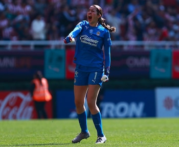 Celeste busca minutos para ser contemplada por la selección rumbo al Mundial Femenil 2027. (Instagram: Celeste Espino)
