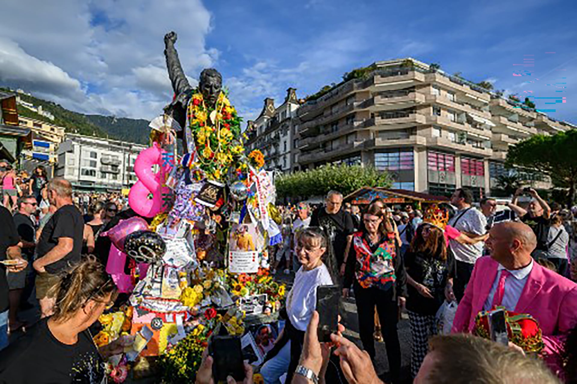 Fanáticos celebraron el 80 cumpleaños de Freddie Mercury