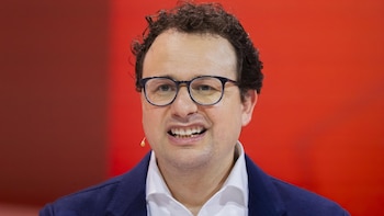 El CEO de Anthropic pide "bajar el ritmo" de desarrollo de la IA y advierte de que se puede "perder el control"