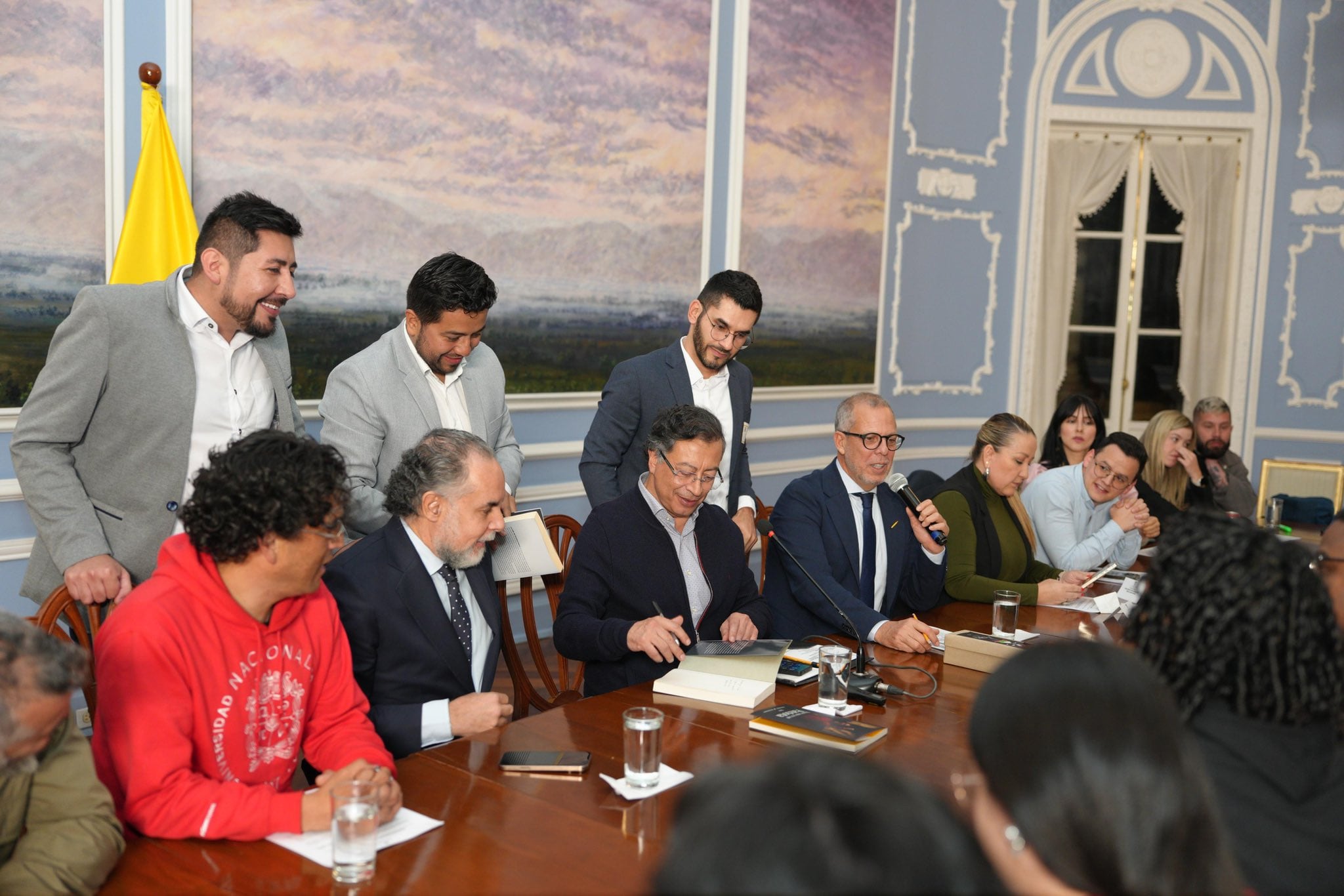 El estudio comparó publicaciones de febrero de 2025, mayo de 2026 y agosto con los primeros días de septiembre de 2026 para medir la actividad política en redes sociales - crédito Presidencia