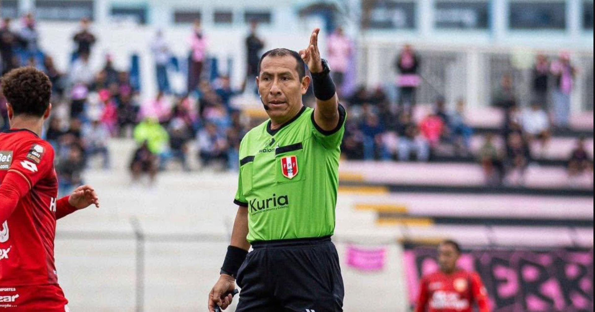 Micke Palomino recibió una sanción interna tras su actuación en el empate entre Melgar y Juan Pablo II. Meses después, el club arequipeño volvió a expresar su malestar por una nueva designación. (CONAR)