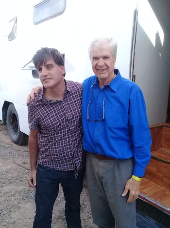 Santiago y su ídolo, Oscar