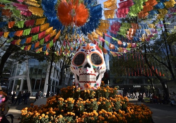 El recorrido del desfile abarca ocho kilómetros entre la Diana Cazadora y el Zócalo capitalino.
(Gobierno de México)