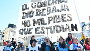 ACAMPE JUVENTUD PIQUETERA