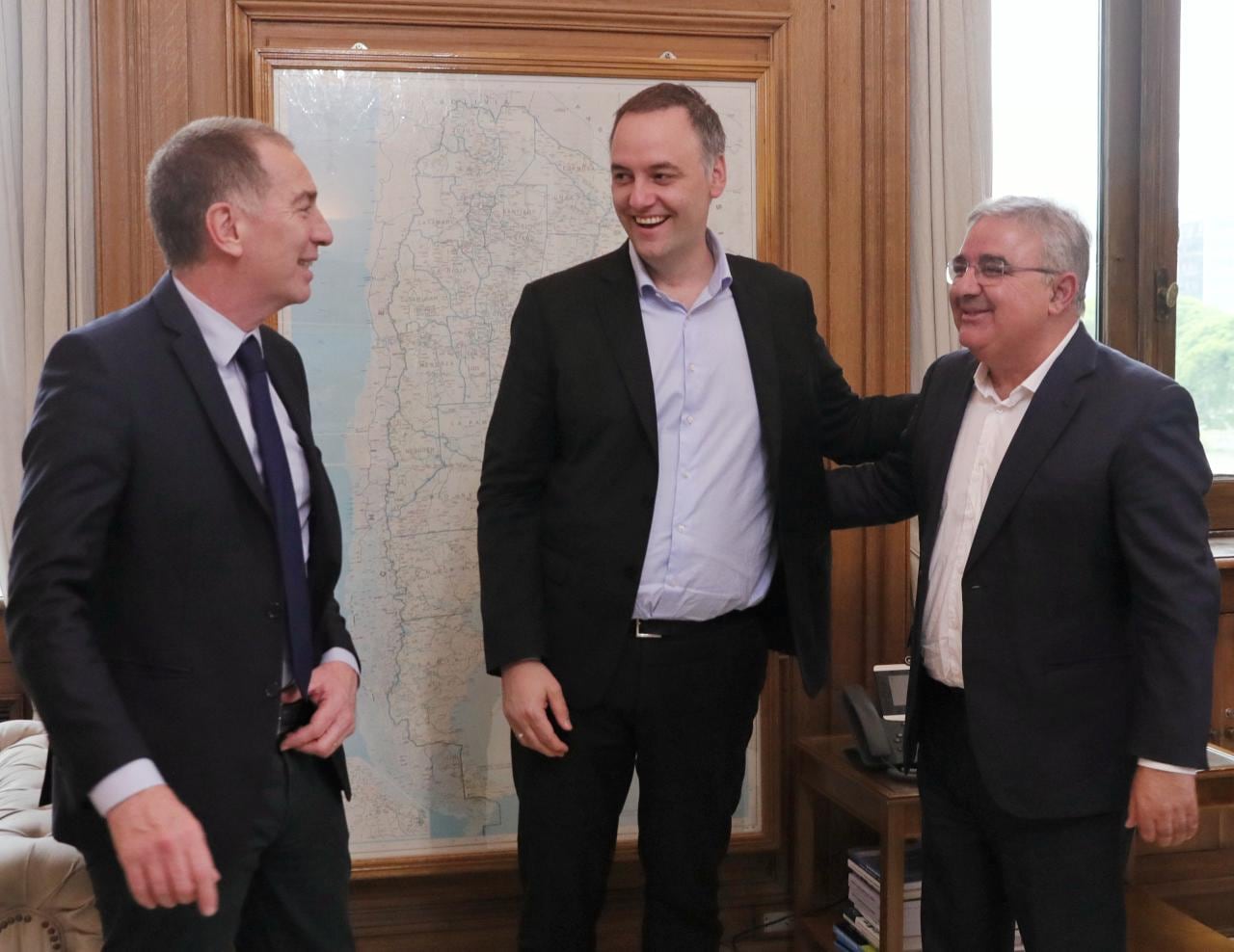 Diego Santilli, Manuel Adorni y Raúl Jalil, gobernador de Catamarca