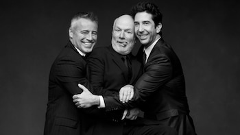 El elenco de ‘Friends’ despide a James Burrows