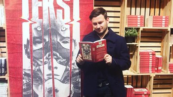 Dmitri Glujovski, autor ruso que