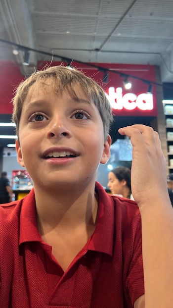 Lucas Gámez, el nene de 8 años atrapado entre los escombros por los terremotos en Venezuela