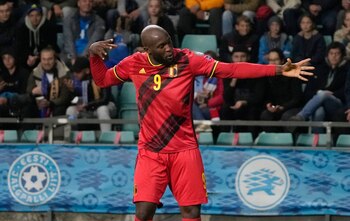 Bestial actuación de Lukaku ante