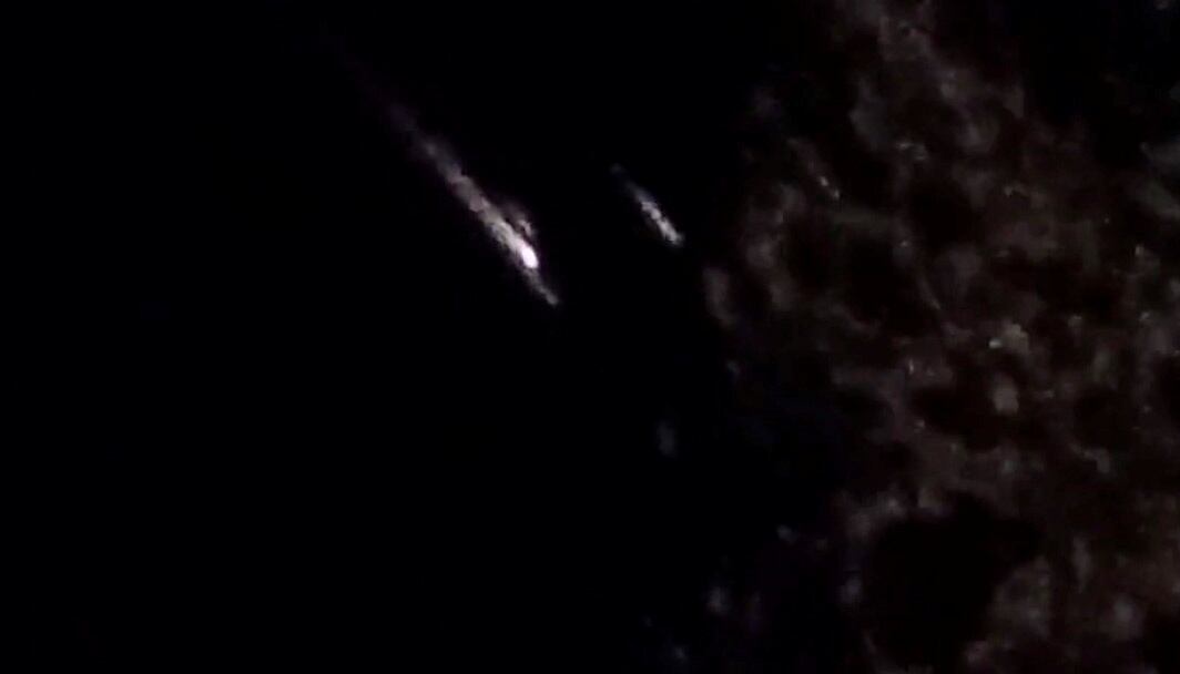 Un satélite de Starlink atraviesa la atmósfera (Twitter/@SARTABURANTE via REUTERS)