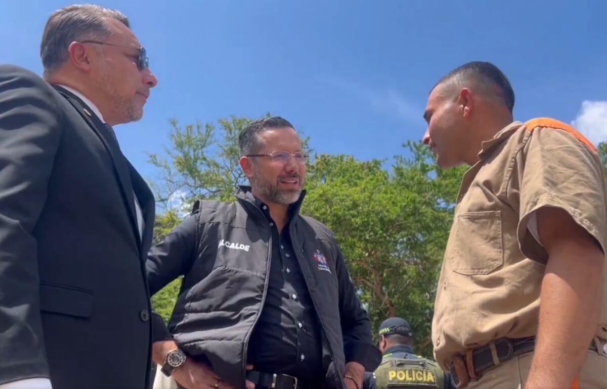 El alcalde le mostró su modelo de trabajo para reclusos al embajador - crédito Prensa Alcaldía de Bucaramanga