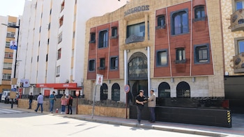 Citan como testigos a dos