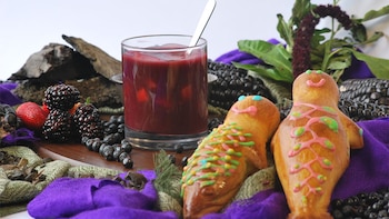 Colada morada y guagua de