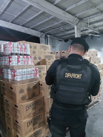 La captura se realizó en la aldea Entre Ríos durante operativos de control contra el contrabando fronterizo. (Foto: Policía Nacional Civil de Guatemala)
