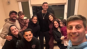 “Por más momentos así”: el sentido posteo y las fotos de la esposa de Dibu Martínez en sus vacaciones