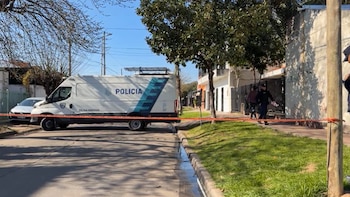 Pánico en El Palomar: delincuentes balearon al padre de una alumna frente a una escuela