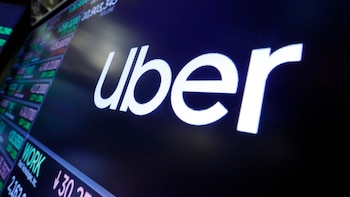 Lista de los objetos más extraños que dejan los argentinos en Uber: desde manteca a crocs