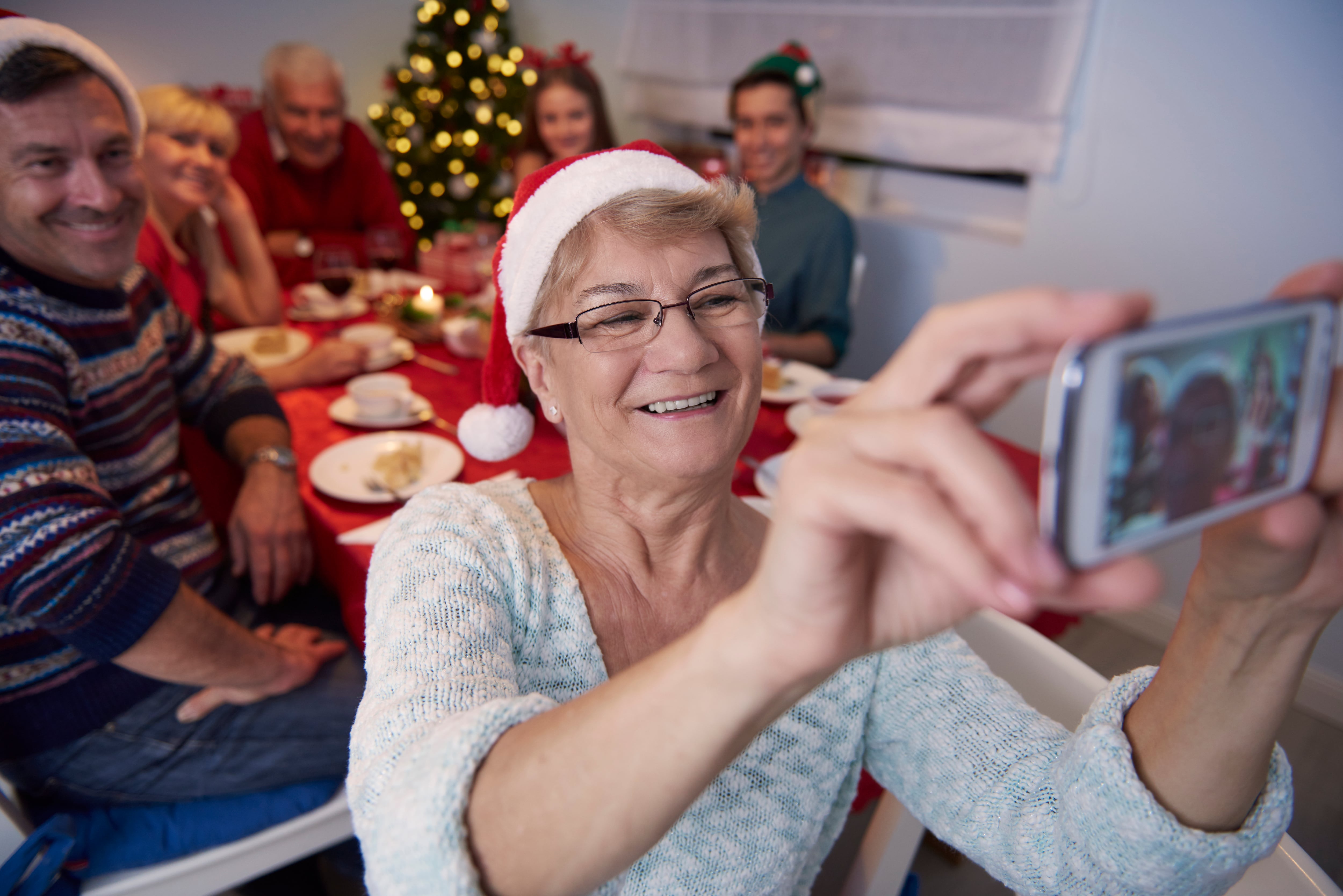 Navidad: un espacio donde conviven memorias, afectos y miradas en una mesa que sigue reuniendo generaciones.