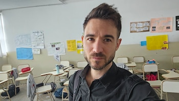 Tiene 39 años, es docente