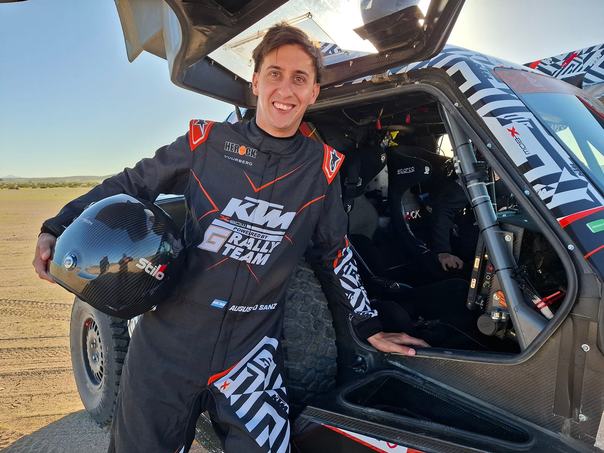 Augusto Sanz cumple con un rol vital en el Rally Dakar