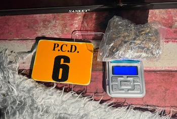 Allanamientos en Limón y Guanacaste dejan ocho detenidos, drogas, un rifle y dinero en efectivo. Crédito: MSP