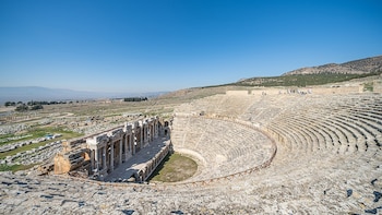 Hierápolis-Pamukkale: el destino turco con ruinas de 2.000 años y aguas termales
