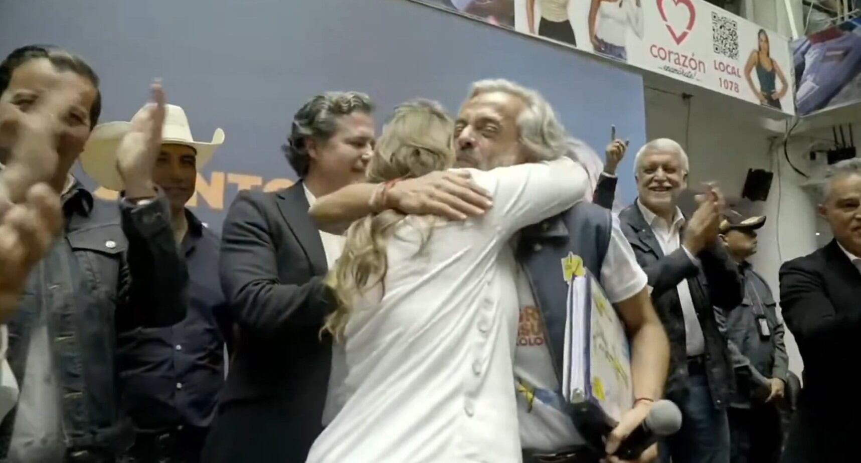 El docente indicó que Abelardo de la Espriella es el más perjudicado con la noticia - crédito @CeDemocratico/X