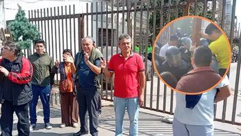 Vecinos se enfrentan a golpes