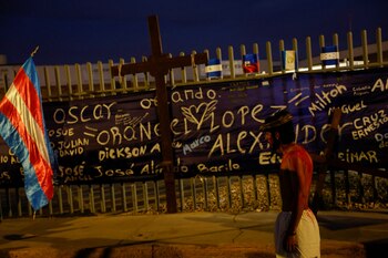 Miles de migrantes se encuentran