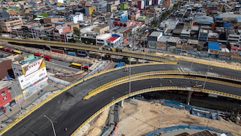 El puente curvo permitirá que los vehículos provenientes de Soacha giren hacia la avenida carrera 68 al norte sin entrar al barrio Venecia ni usar desvíos actuales - crédito IDU/Secretaría de Movilidad