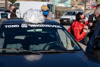 Sus amigos del colegio lo