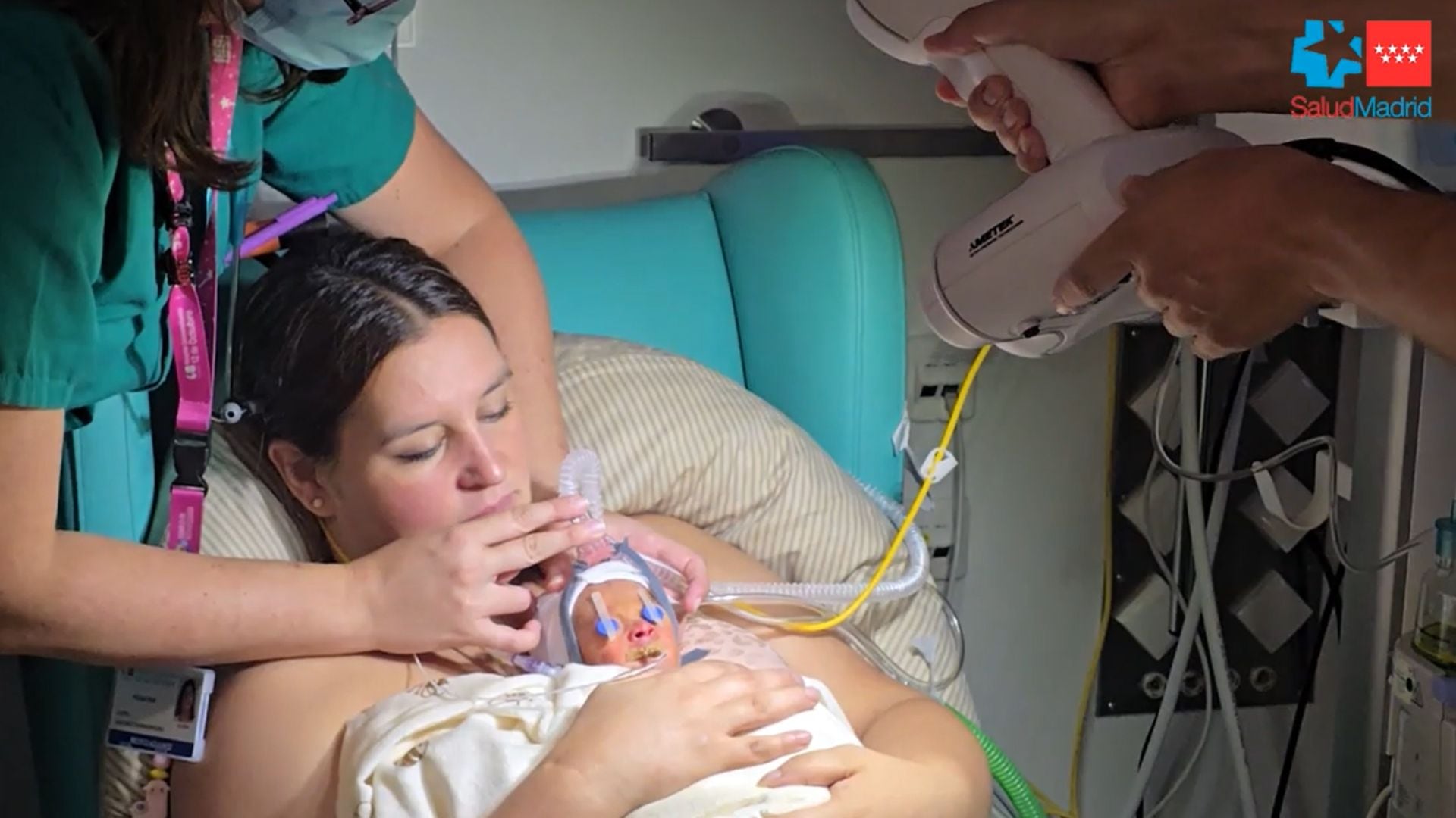 Escaneo facial de un neonato para elaborar una mascarilla respiratoria a medida. (Comunidad de Madrid)