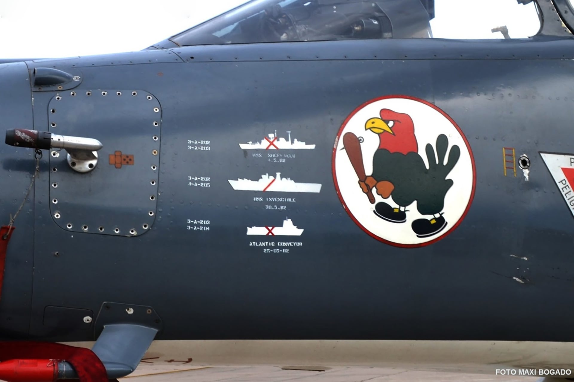 El logo de la unidad pintado en el fuselaje del Super Etendard Guerra de Malvinas. Hundimiento del Sheffield