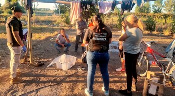 Efectivos de gendarmería Nacional allanaron