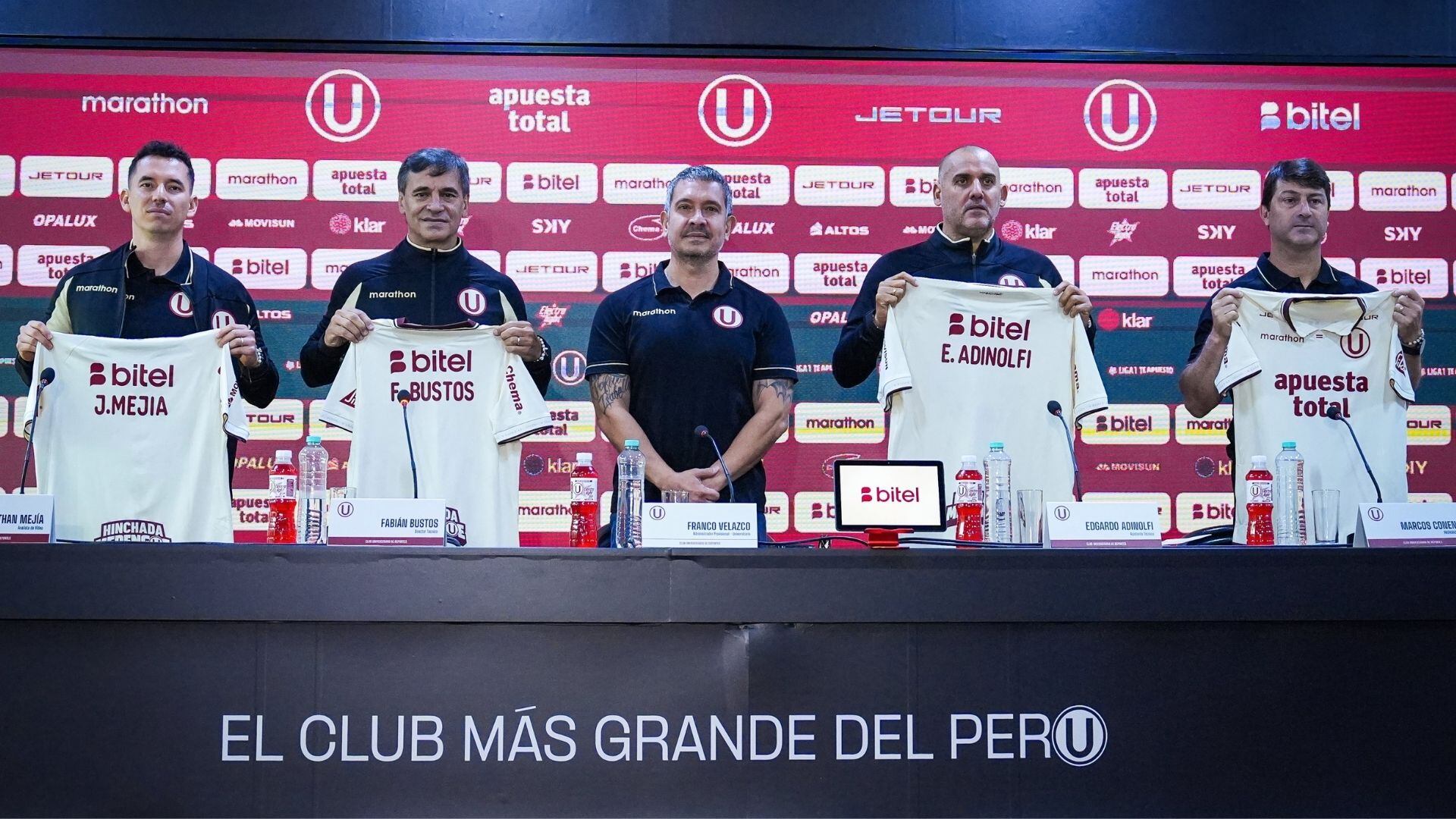 La postura de Fabián Bustos sobre la continuidad del tradicional sistema 3-5-2 en Universitario: ”Somos pragmáticos”