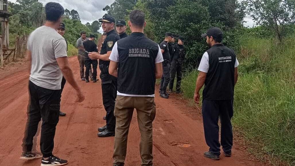La Policía de Misiones realizó allanamientos en San Vicente y otras zonas vinculadas con la investigación por el crimen de Fernando Matías Rodríguez