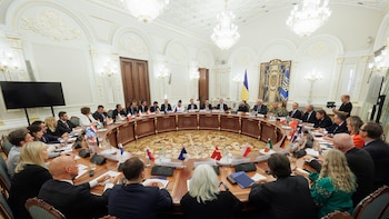 Zelenski reclama a los países de la UE más financiación, defensa aérea y sanciones contra Rusia