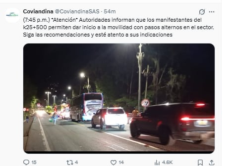 Los manifestantes permitieron el paso por unos minutos pero volvieron a instalar el bloqueo - crédito @CoviendinaSAS/X