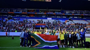 Jugadores de Sudáfrica hacen fila para tomarse fotos con el único niño mexicano que fue a verlos previo al Mundial 2026