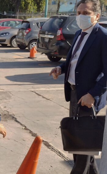 A diferencia de la noche