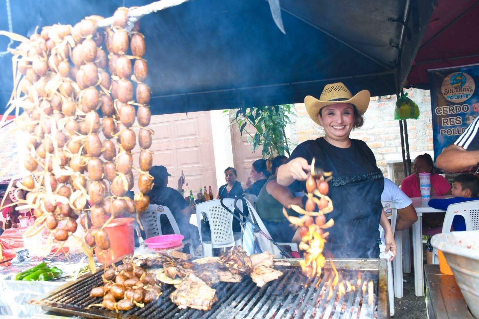 Los chicharrones fueron uno de los platillos que más se encontraban en los puestos de comida (Foto cortesía La Paz Este Distrito San Rafael Obrajuelo)