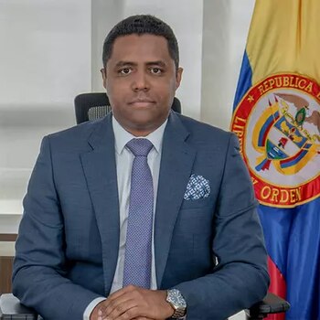 O superintendente Larry Álvarez Morales anunciou a punição e alertou sobre o uso ilegal de licenças para apoiar atividades criminosas – Superfinanciera