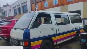 La combi registra varios impactos