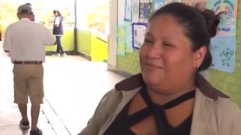 Descendió temporalmente de la unidad donde trabajaba para acudir a su local electoral en Los Olivos. Captura de patalla