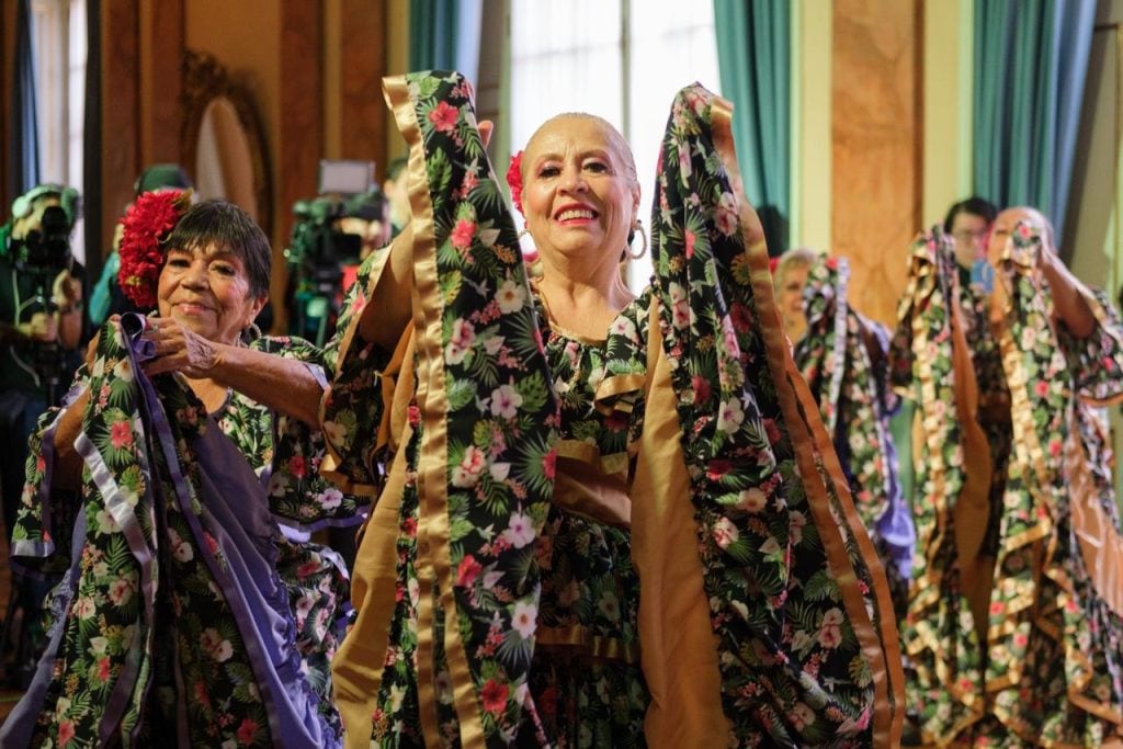 El subsidio mensual de 230.000 pesos busca reconocer el legado de quienes dedicaron su vida a las artes, la cultura y los saberes tradicionales - crédito Prosperidad Social