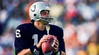 El mariscal de campo ganó dos Super Bowls con Raiders (Raiders)